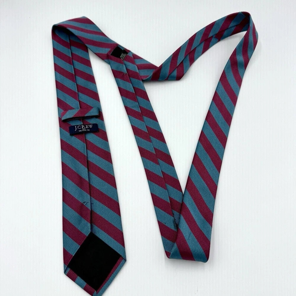 J. Crew 100% Silk Mens Necktie Teal Maroon Diagonal Stripe Business Office Sleek